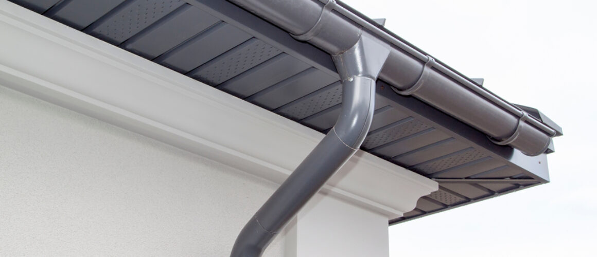 ochrona-rynien-przed-liscmi-i-ptakami-siatki-koszyczki-i-rewizje